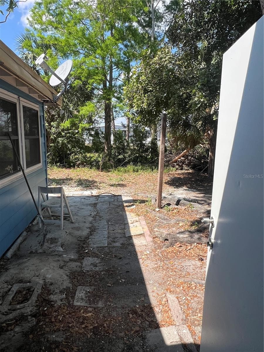 21274 COULTON AVENUE — photo 15 of 18