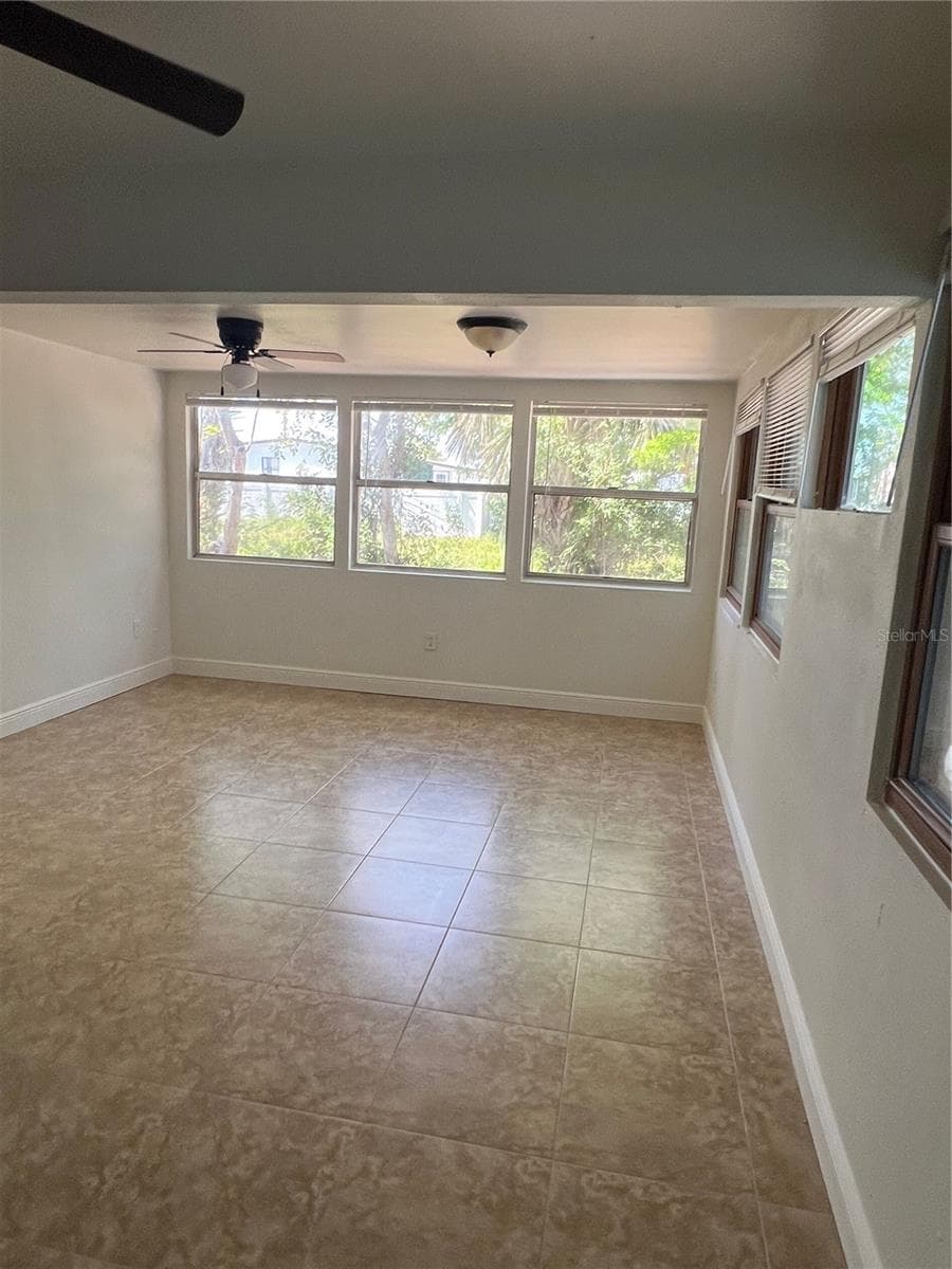 21274 COULTON AVENUE — photo 13 of 18