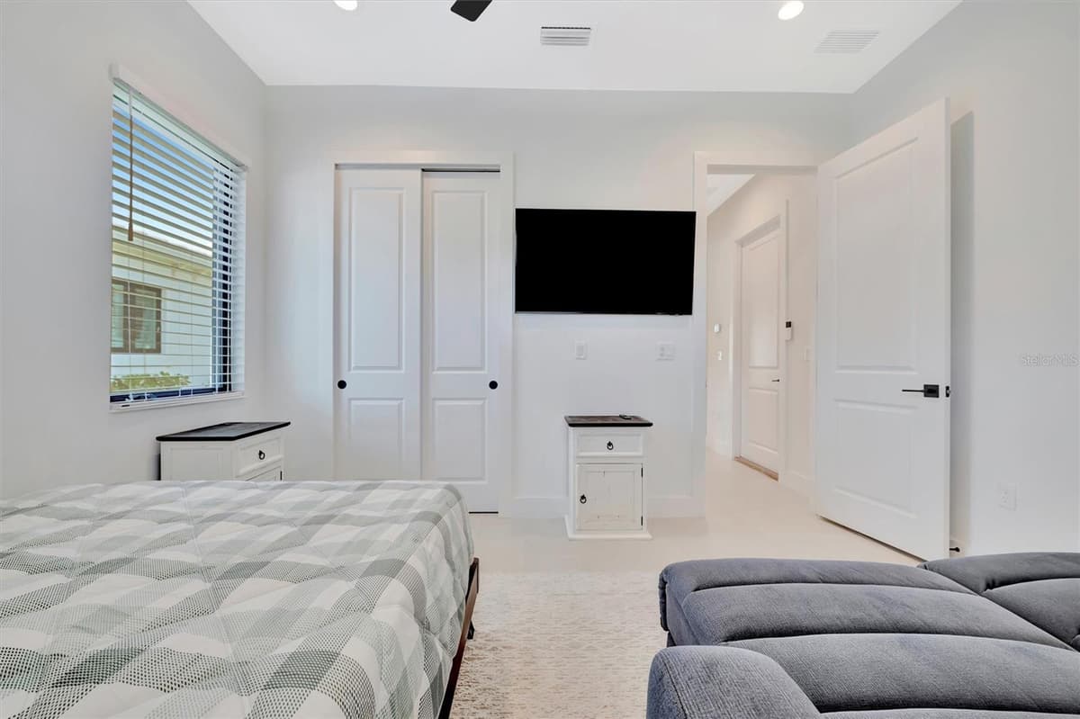 5939 REDBAY BOULEVARD — photo 44 of 61