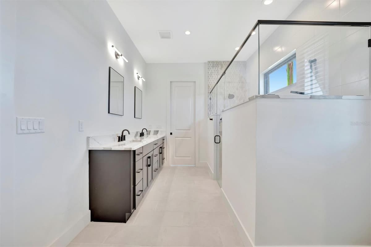 5939 REDBAY BOULEVARD — photo 36 of 61