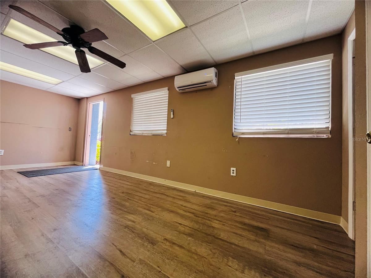 6935 RIDGE ROAD — photo 9 of 17