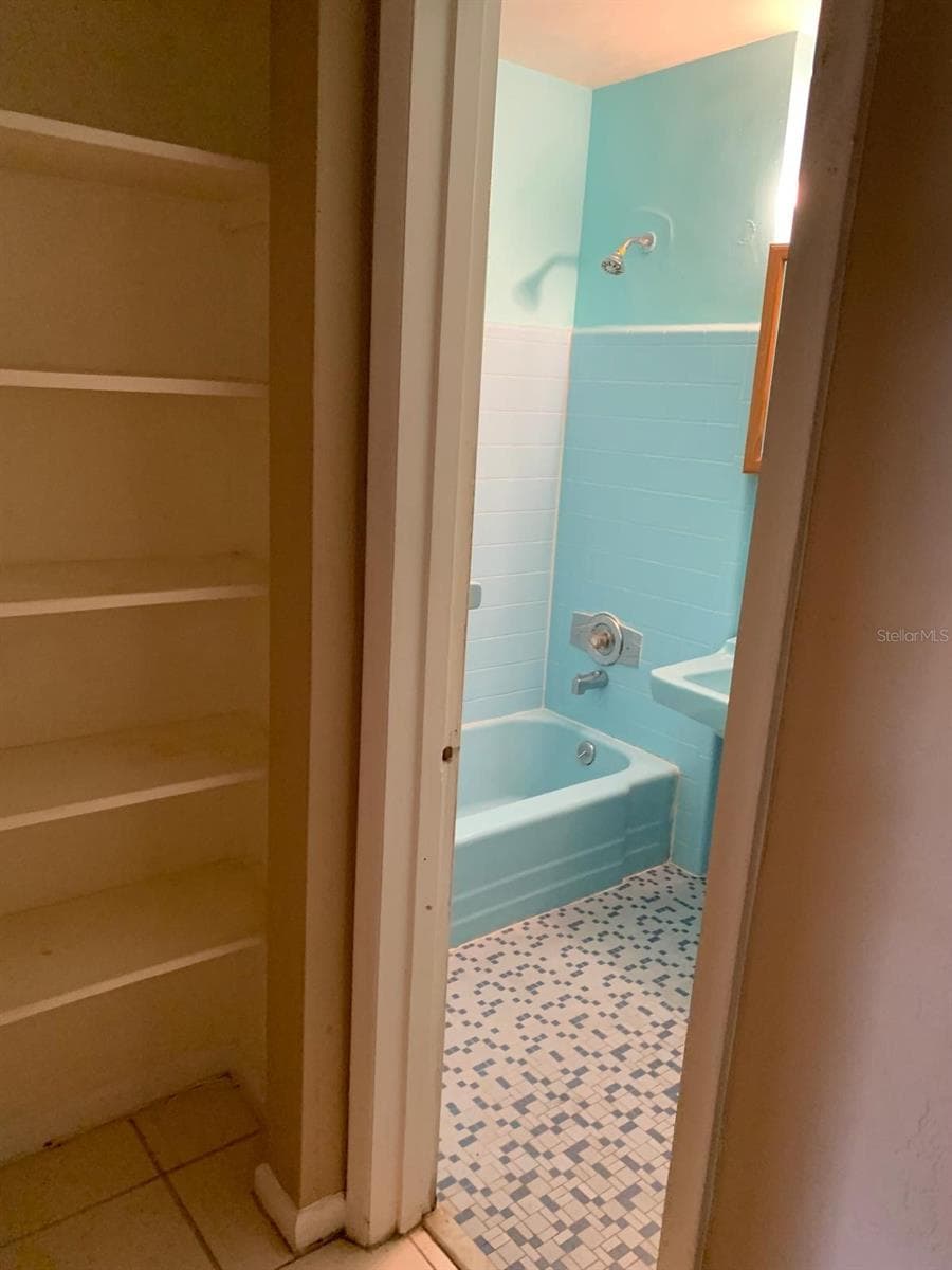 21266 COULTON AVENUE — photo 4 of 14