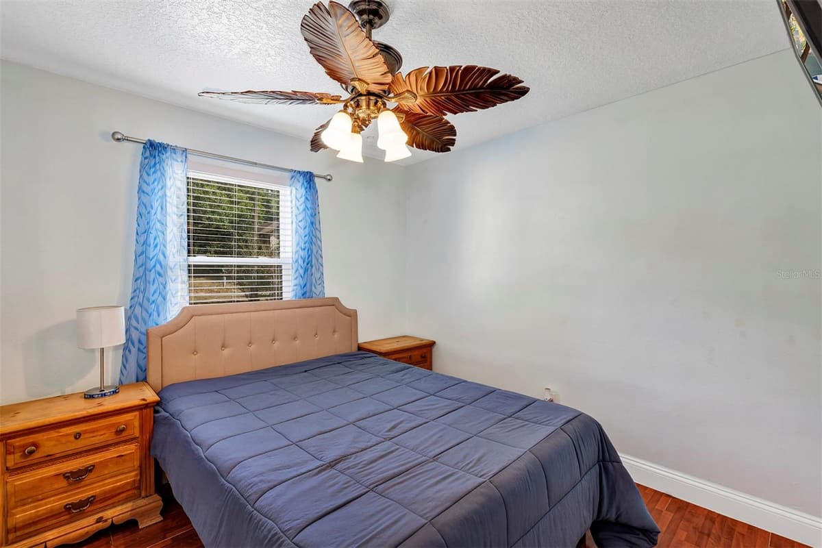 6906 COLONY OAKS LANE — photo 18 of 24