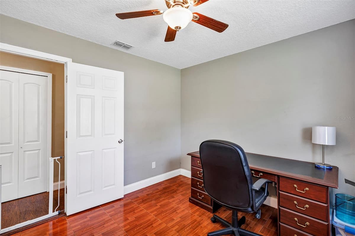 6906 COLONY OAKS LANE — photo 16 of 24