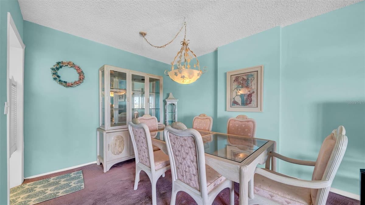 17400 GULF BOULEVARD — photo 11 of 30