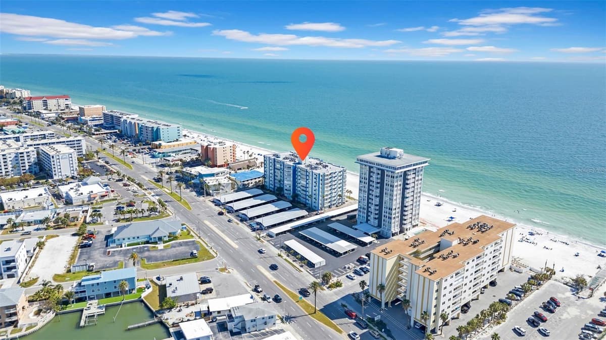 17400 GULF BOULEVARD — photo 3 of 30