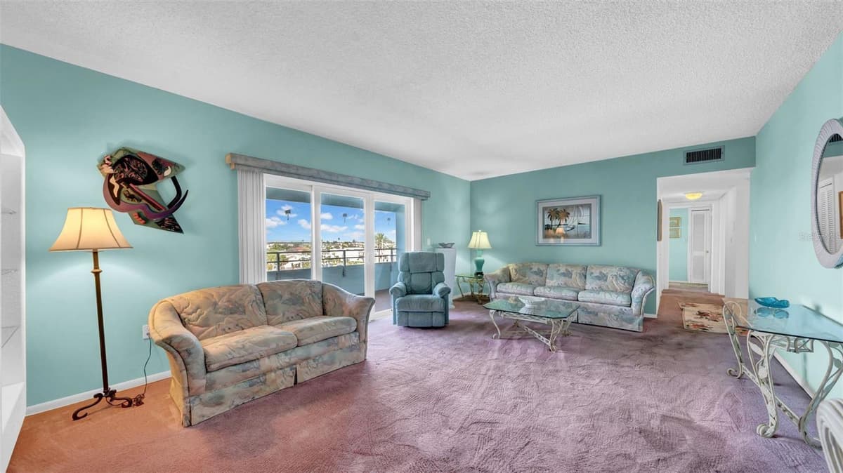 17400 GULF BOULEVARD — photo 13 of 30