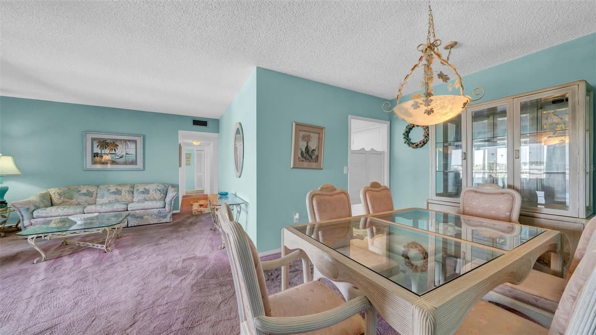 17400 GULF BOULEVARD — photo 12 of 30