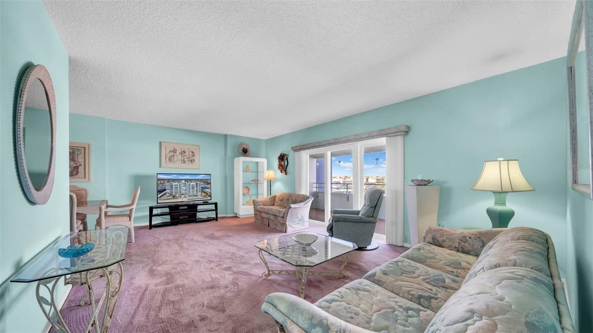 17400 GULF BOULEVARD — photo 14 of 30