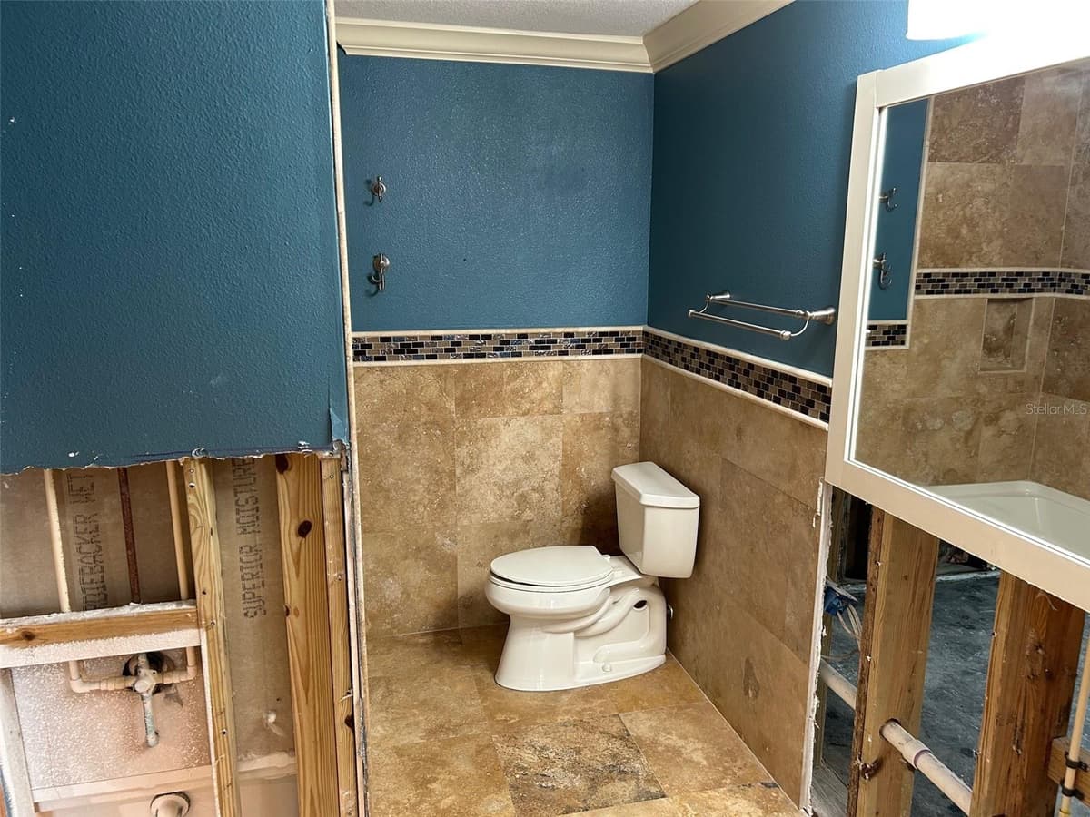 833 LANTANA AVENUE — photo 33 of 38