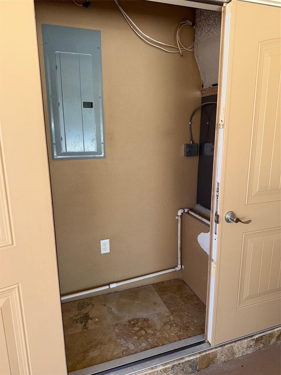 833 LANTANA AVENUE — photo 14 of 38