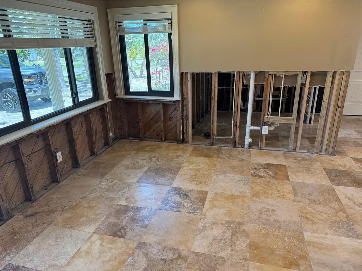 833 LANTANA AVENUE — photo 17 of 38