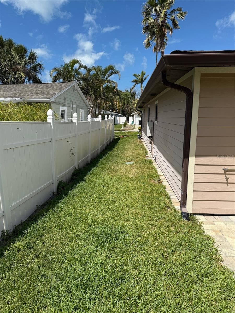 833 LANTANA AVENUE — photo 11 of 38