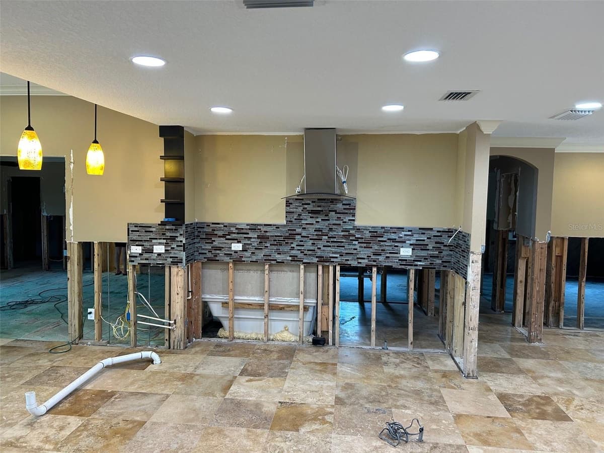833 LANTANA AVENUE — photo 19 of 38