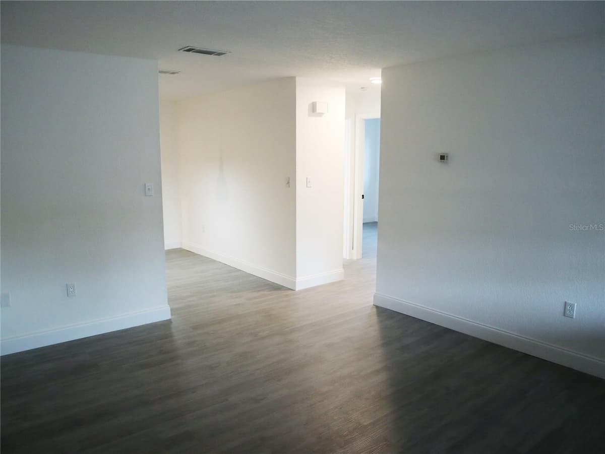 703 VENUS DRIVE — photo 6 of 14
