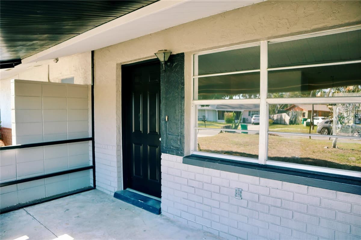 703 VENUS DRIVE — photo 2 of 14