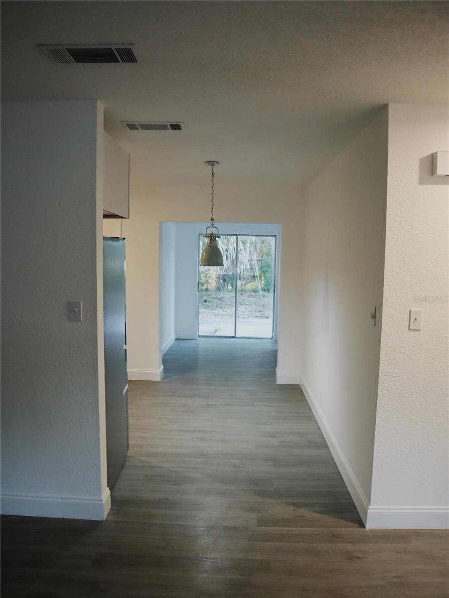 703 VENUS DRIVE — photo 5 of 14
