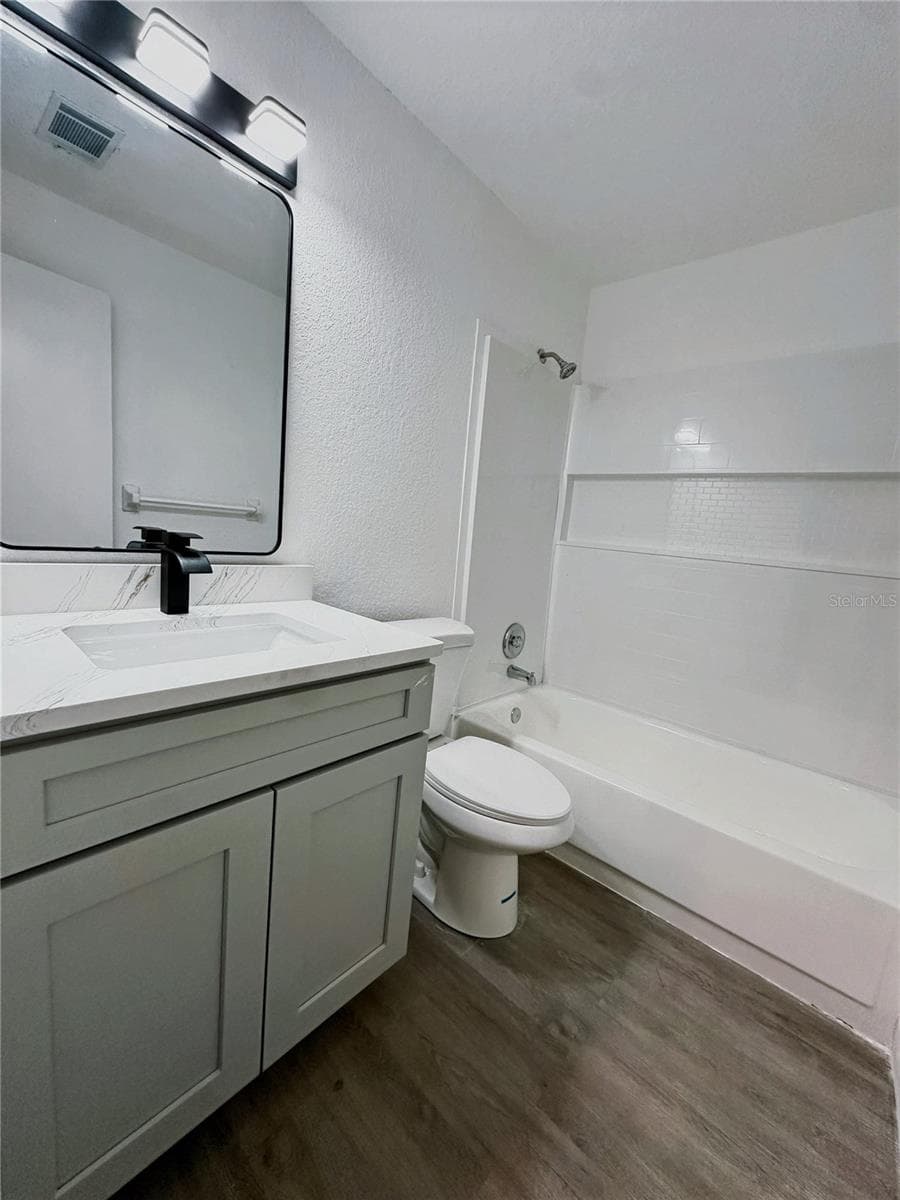 703 VENUS DRIVE — photo 8 of 14