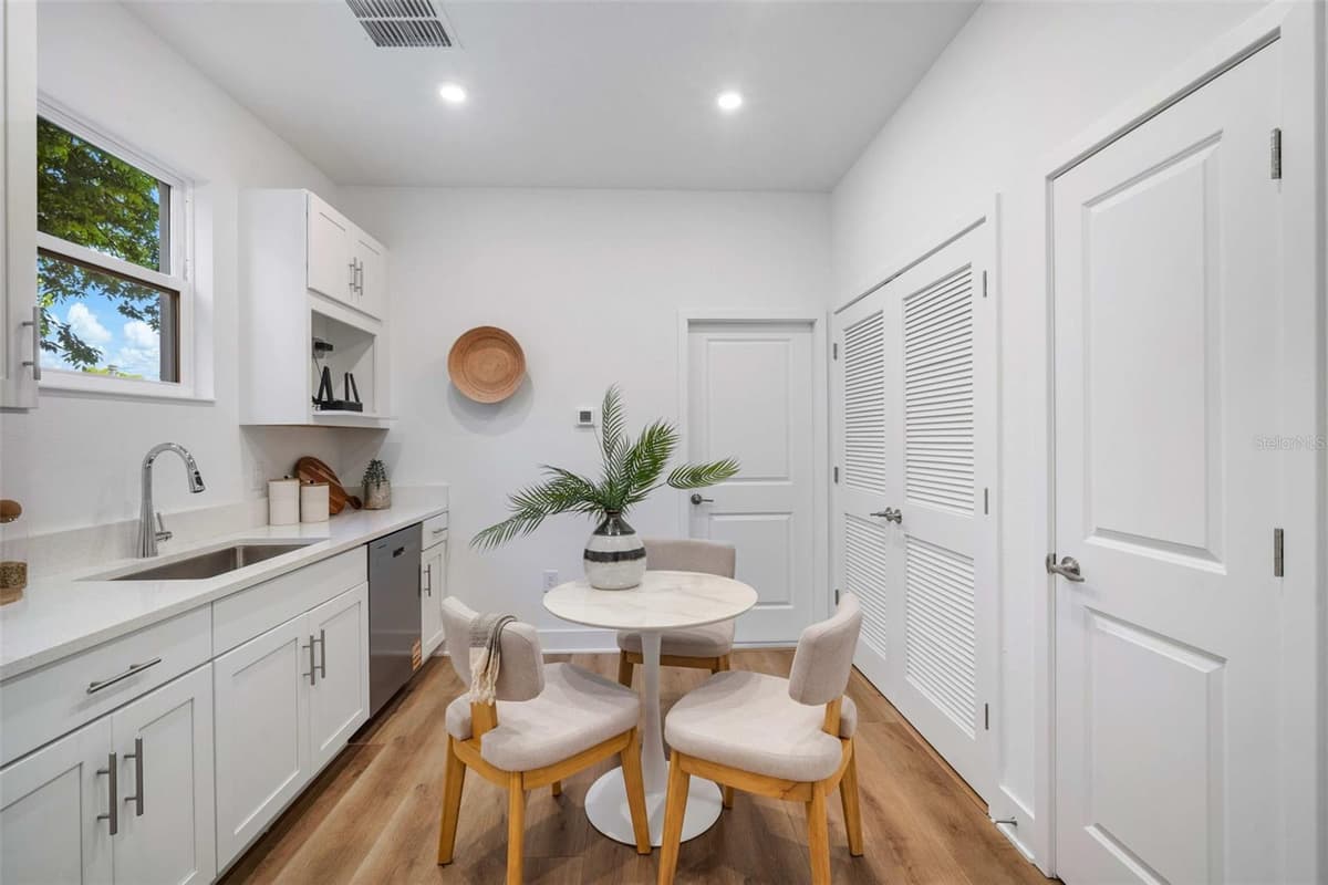 2711 NORTH B STREET — photo 12 of 31