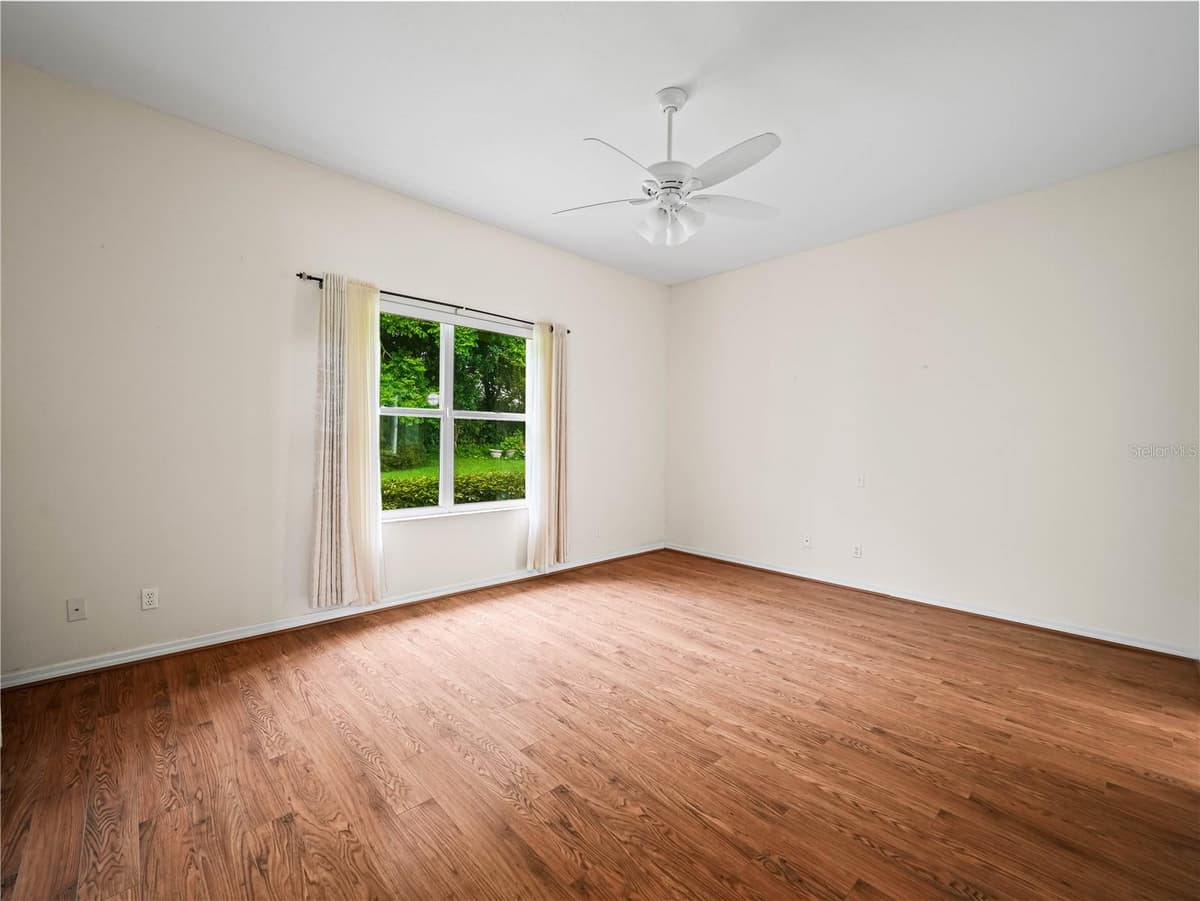 530 GREENWAY DRIVE — photo 15 of 37