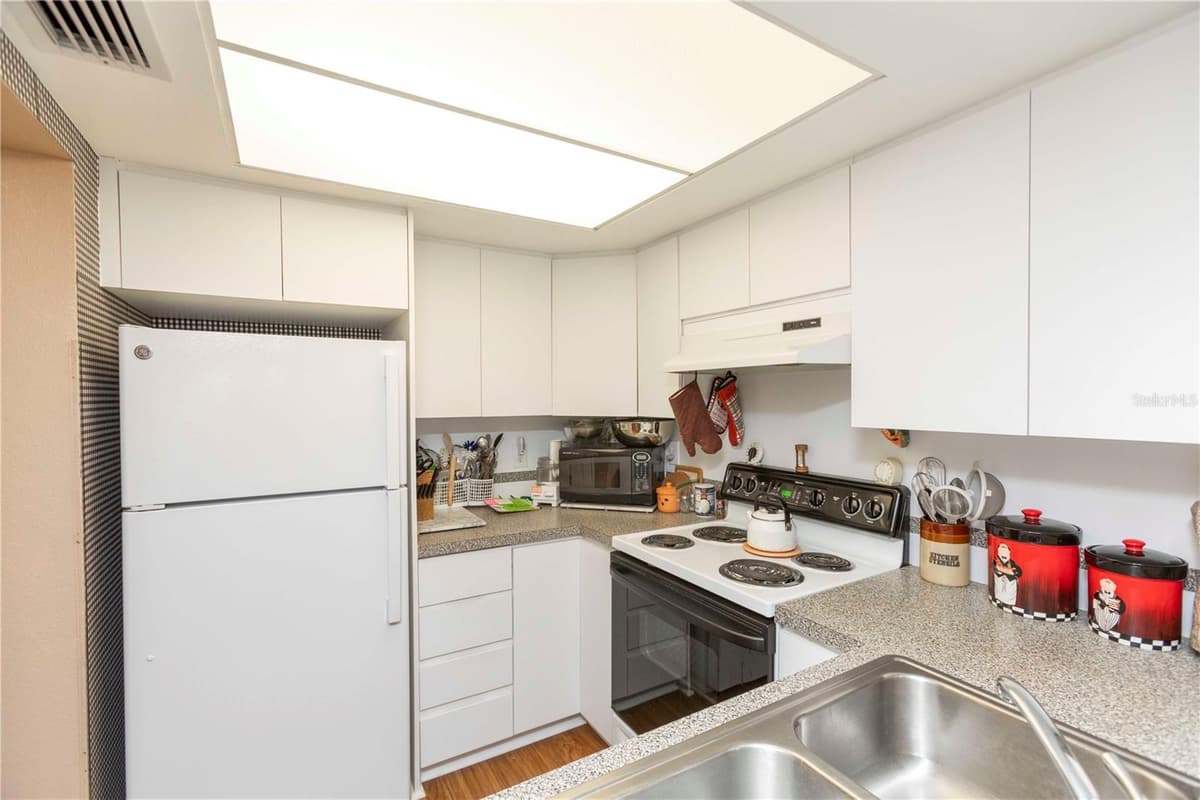 4726 MARINE PARKWAY — photo 4 of 27