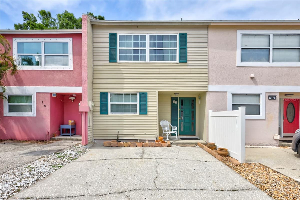 2811 PINES DRIVE — photo 1 of 31