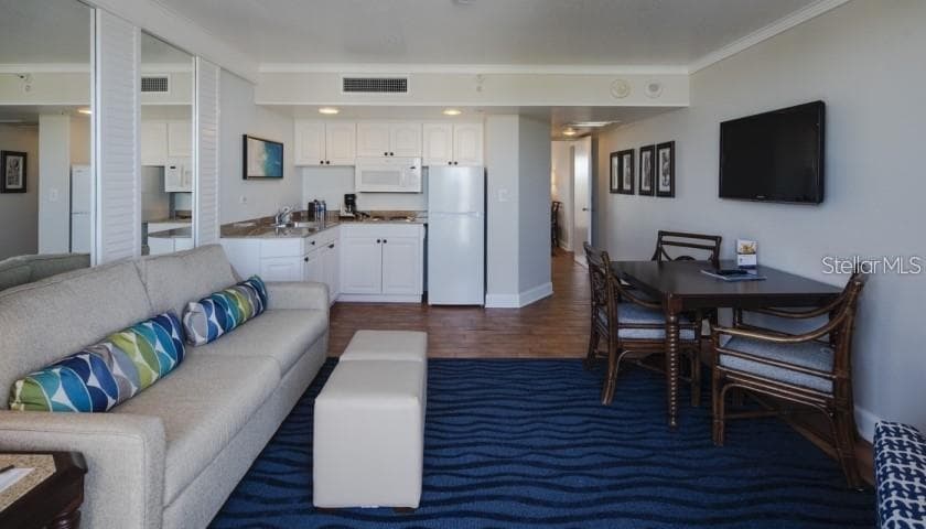 5500 GULF BOULEVARD — photo 6 of 61