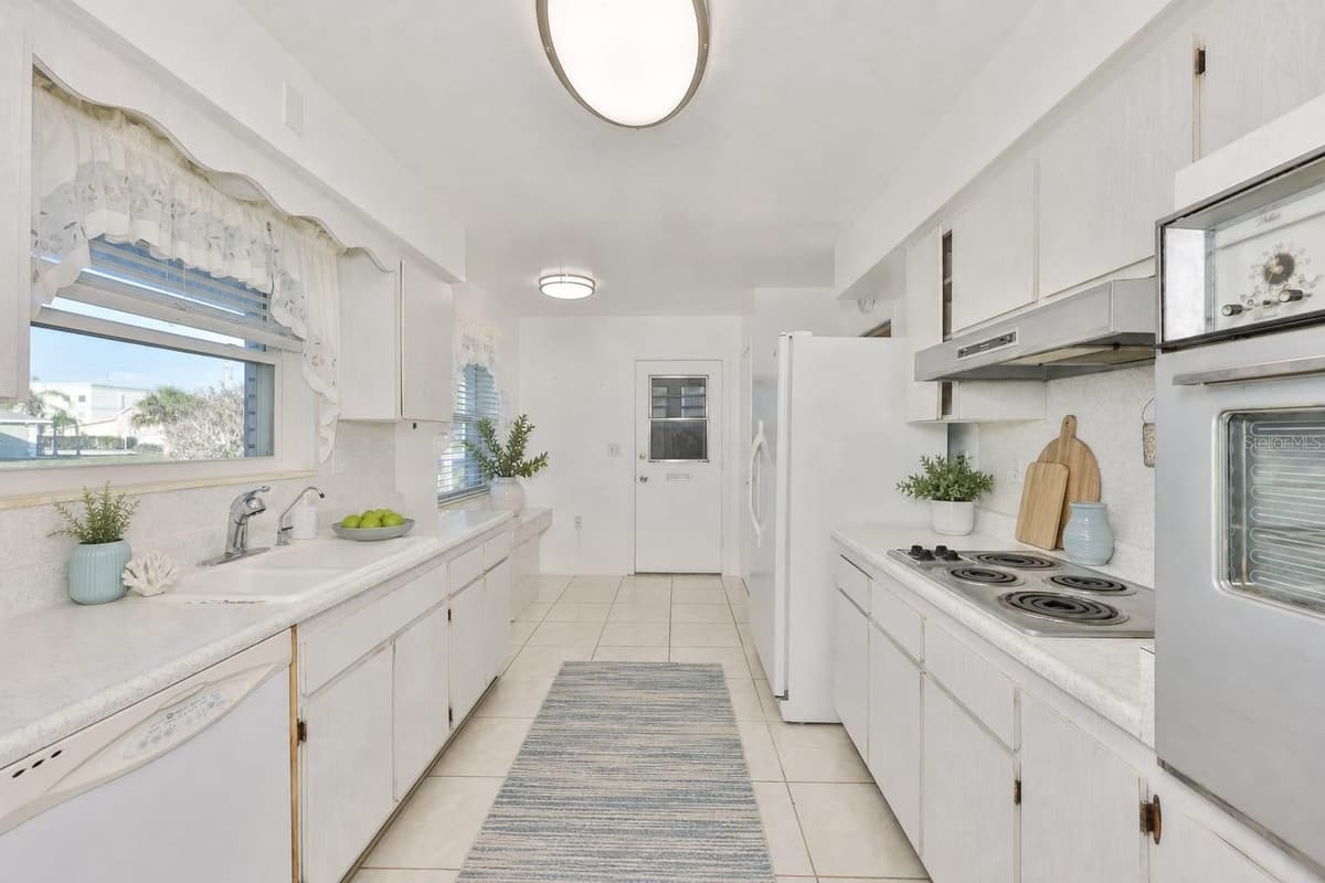 1809 HAVERFORD AVENUE — photo 22 of 59