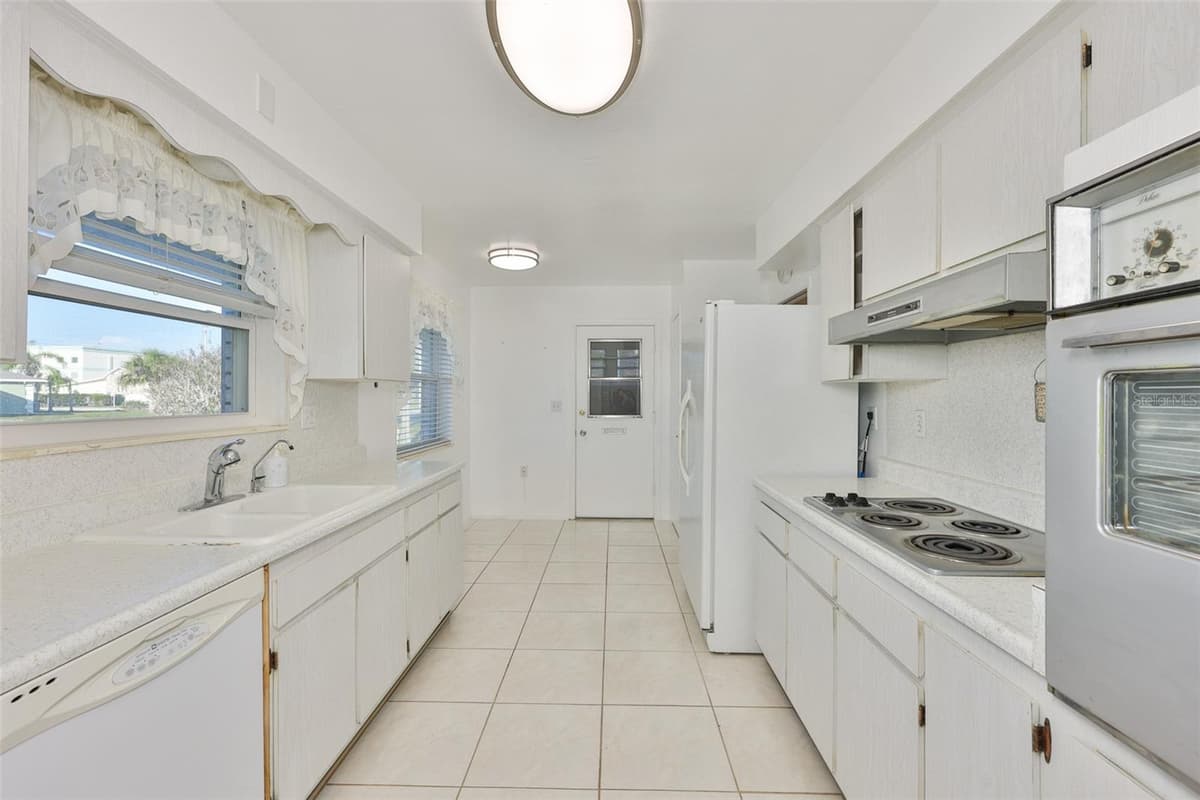 1809 HAVERFORD AVENUE — photo 21 of 59