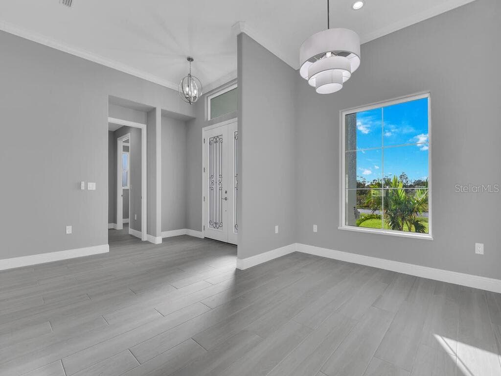 193 ROTONDA BOULEVARD — photo 16 of 36
