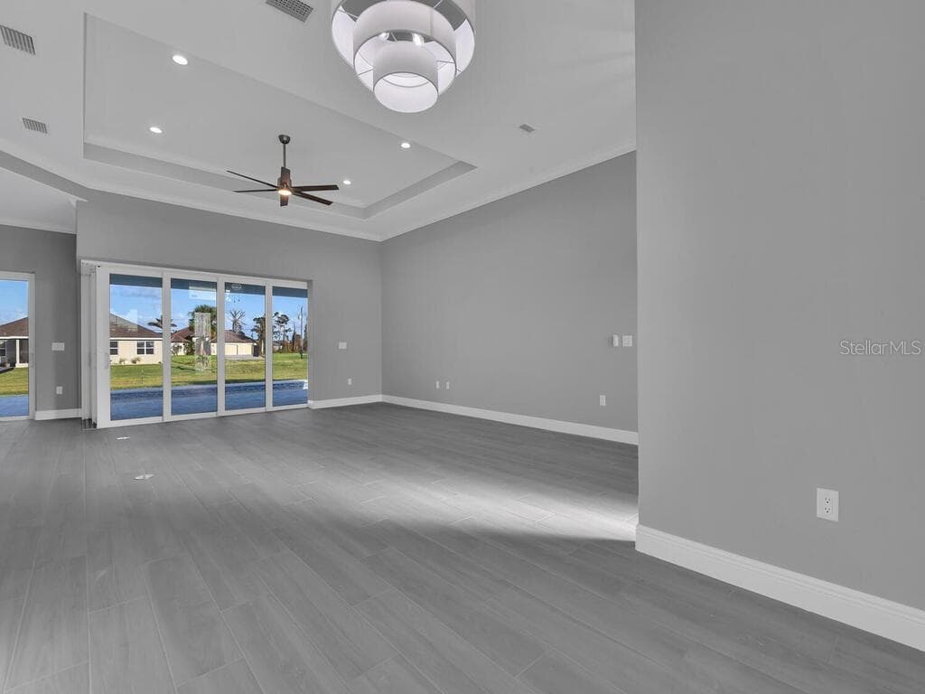 193 ROTONDA BOULEVARD — photo 17 of 36
