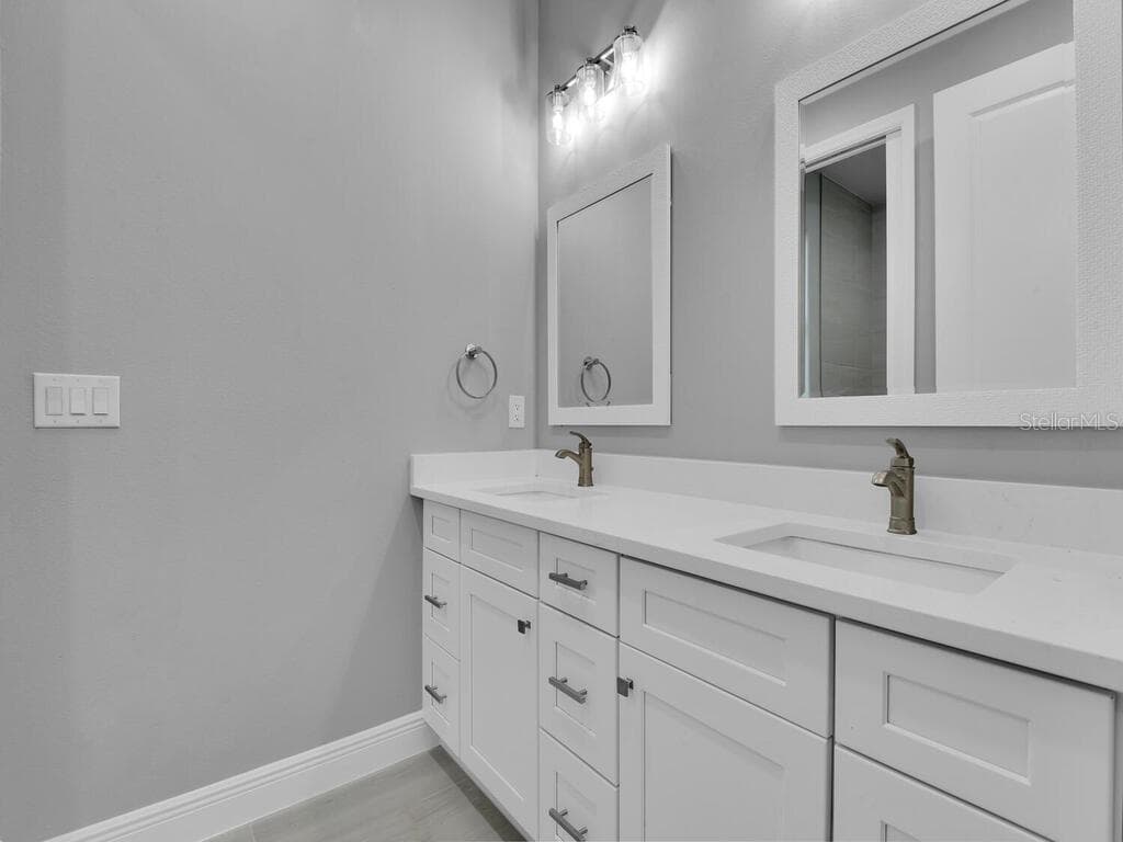 193 ROTONDA BOULEVARD — photo 26 of 36