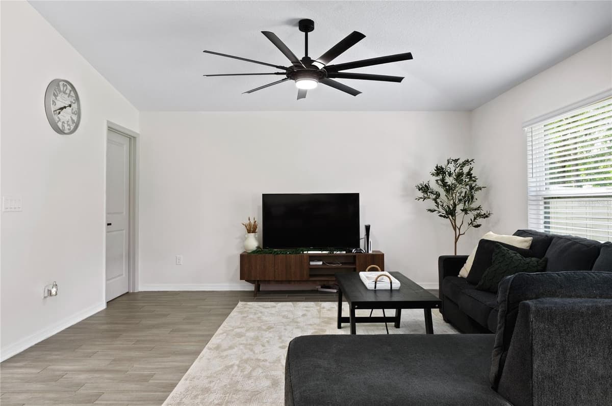 2518 HOPTREE LANE — photo 12 of 28