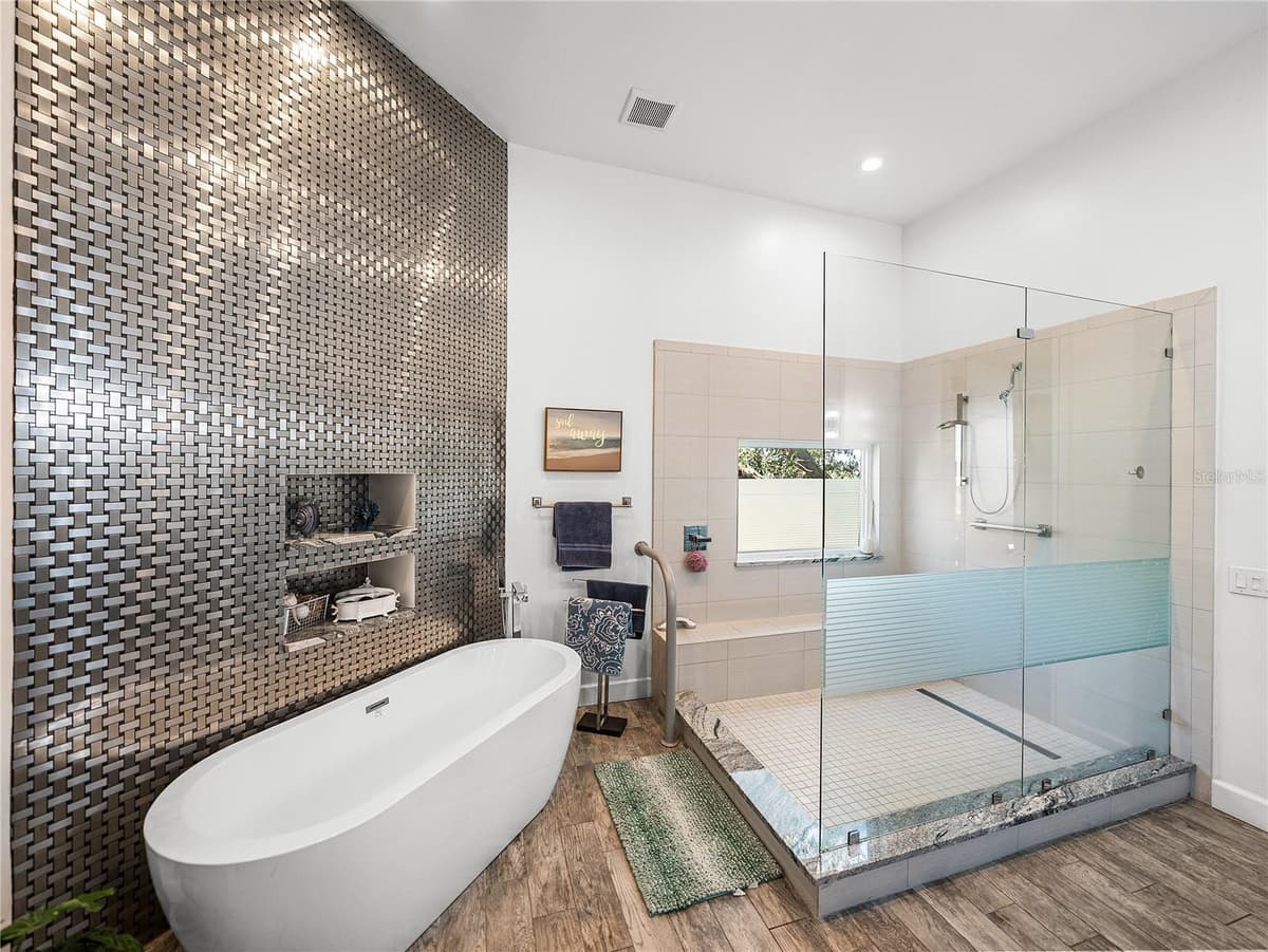 3484 SHORE DRIVE — photo 30 of 70