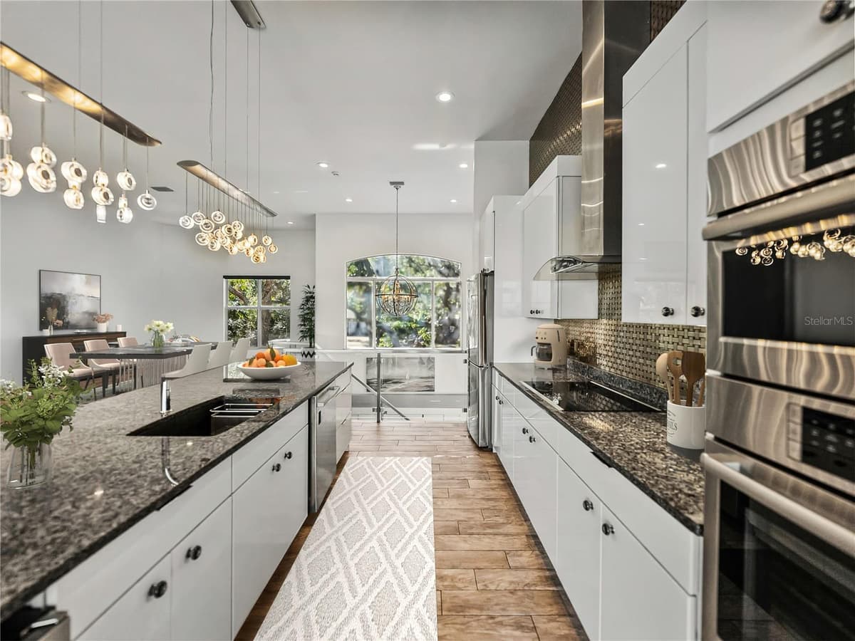 3484 SHORE DRIVE — photo 14 of 70