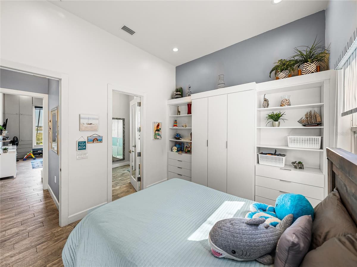 3484 SHORE DRIVE — photo 34 of 70