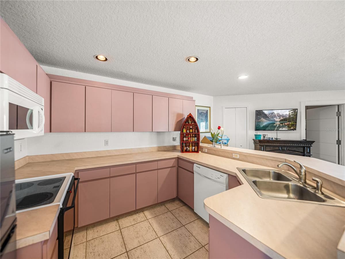 3484 SHORE DRIVE — photo 46 of 70