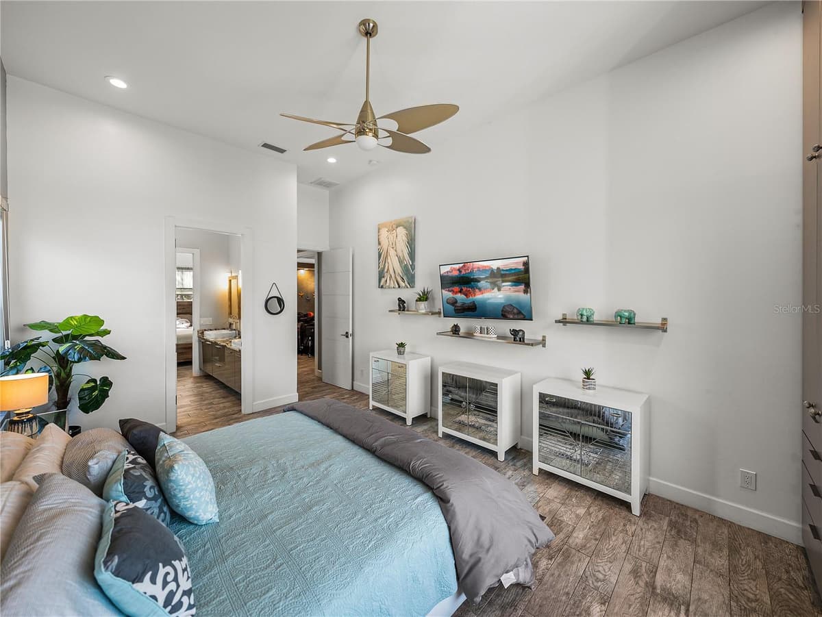 3484 SHORE DRIVE — photo 43 of 70