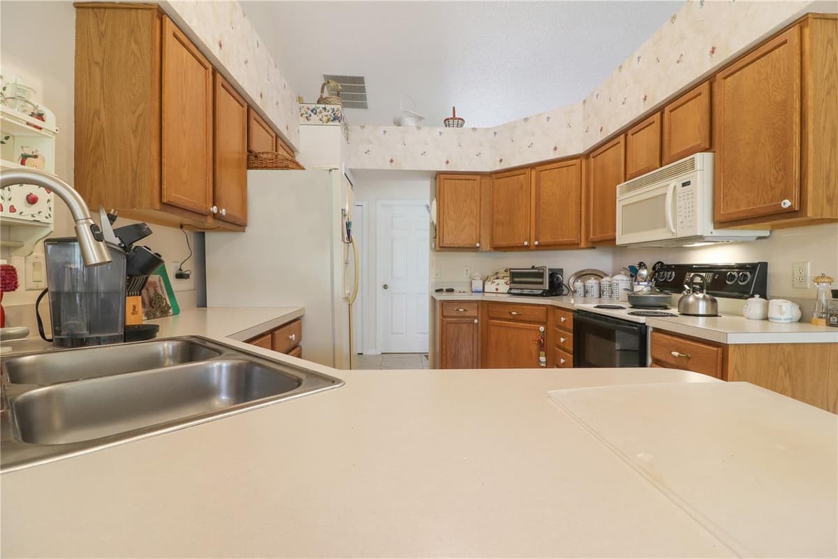 25339 CRESTWATER DRIVE — photo 7 of 22