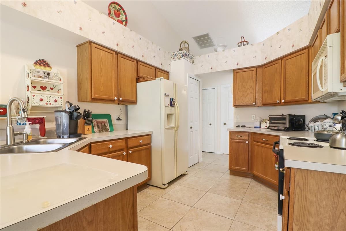 25339 CRESTWATER DRIVE — photo 6 of 22