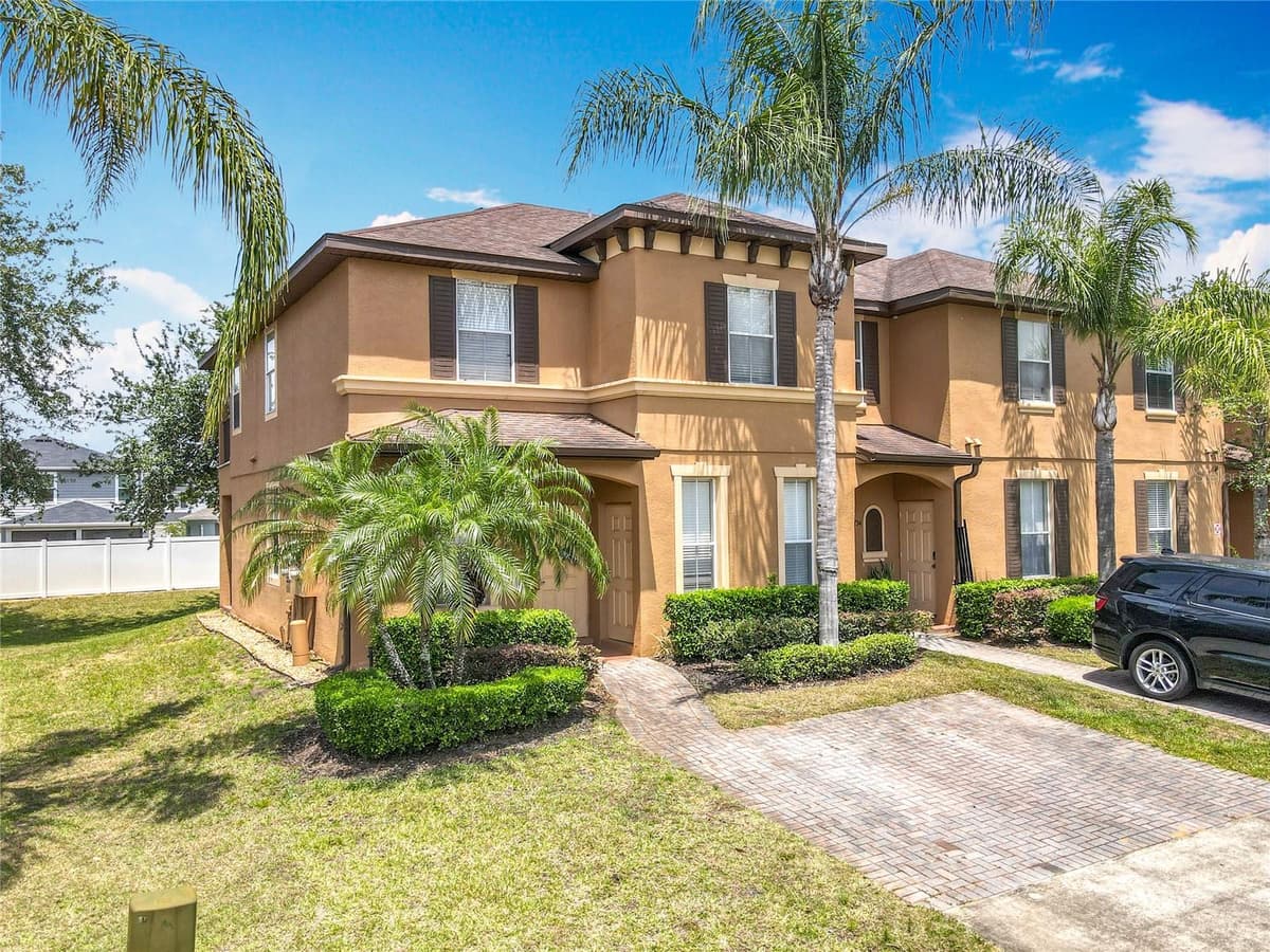 2744 CALABRIA AVENUE — photo 1 of 59