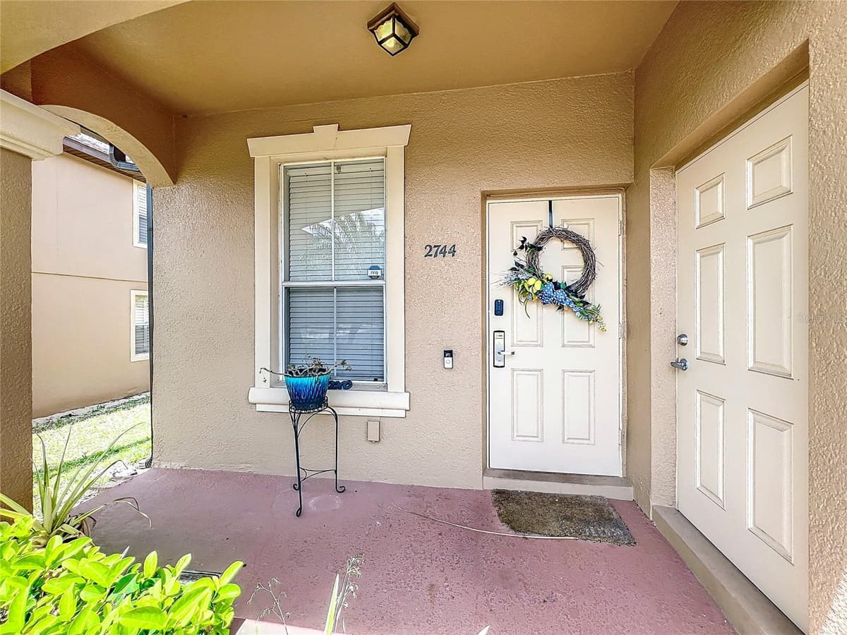 2744 CALABRIA AVENUE — photo 5 of 59