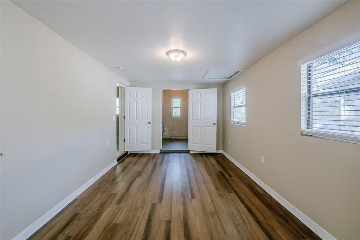 4124 CAYWOOD CIRCLE — photo 17 of 37