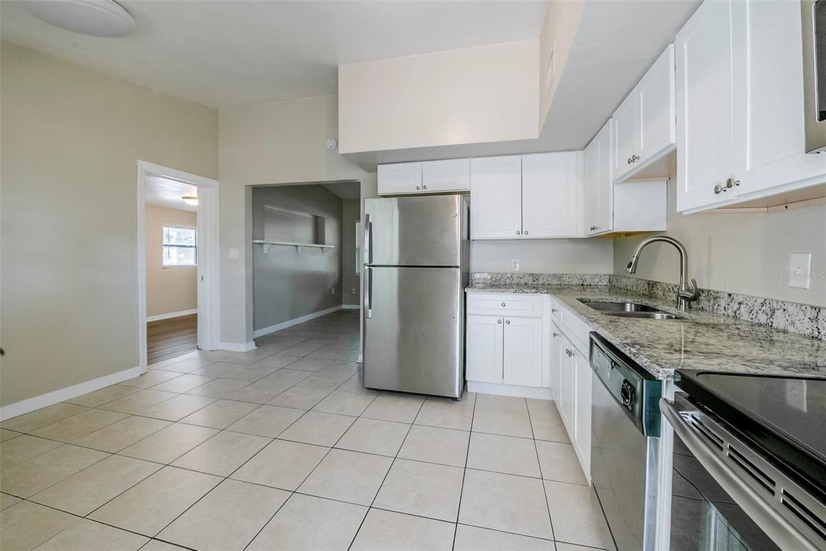 4124 CAYWOOD CIRCLE — photo 13 of 37