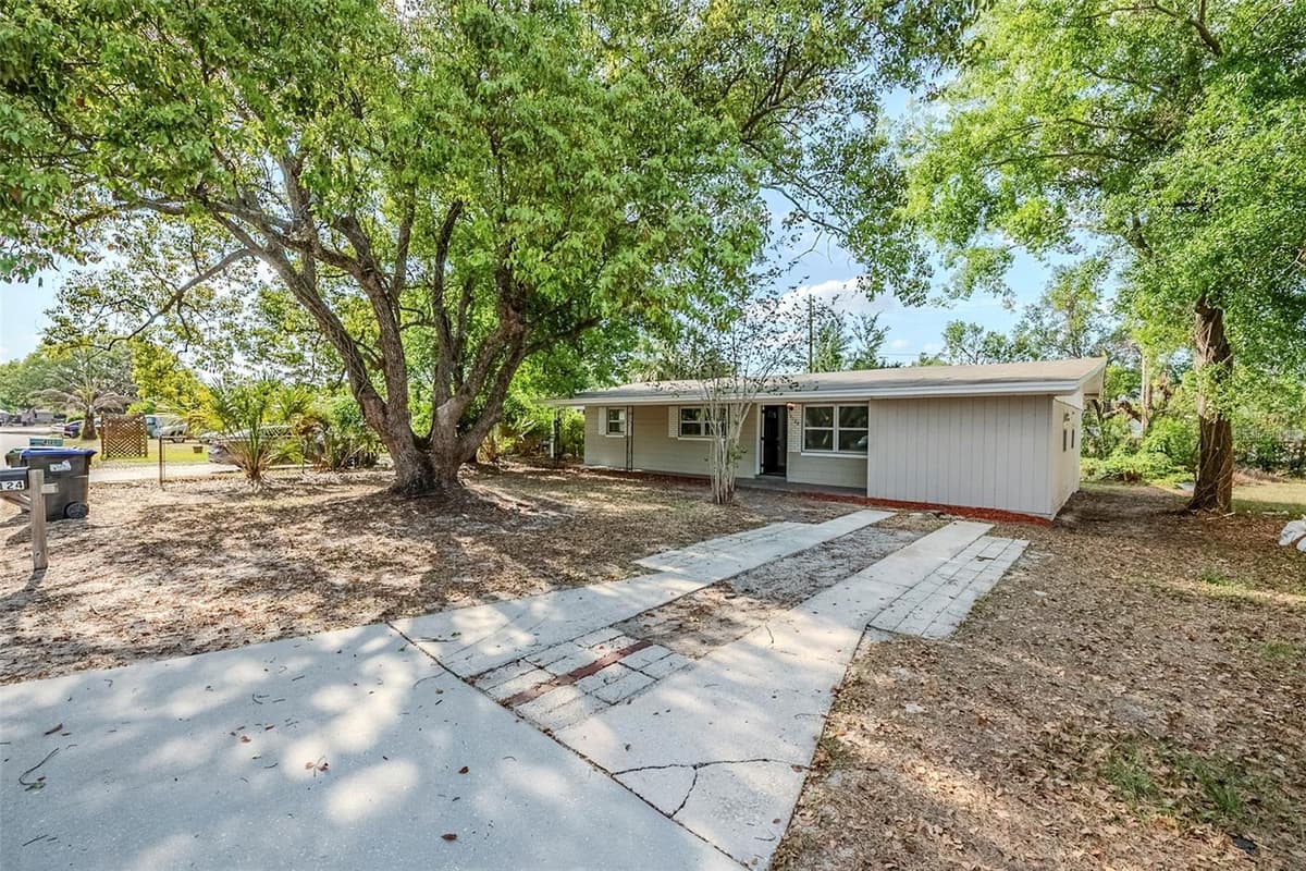 4124 CAYWOOD CIRCLE — photo 1 of 37