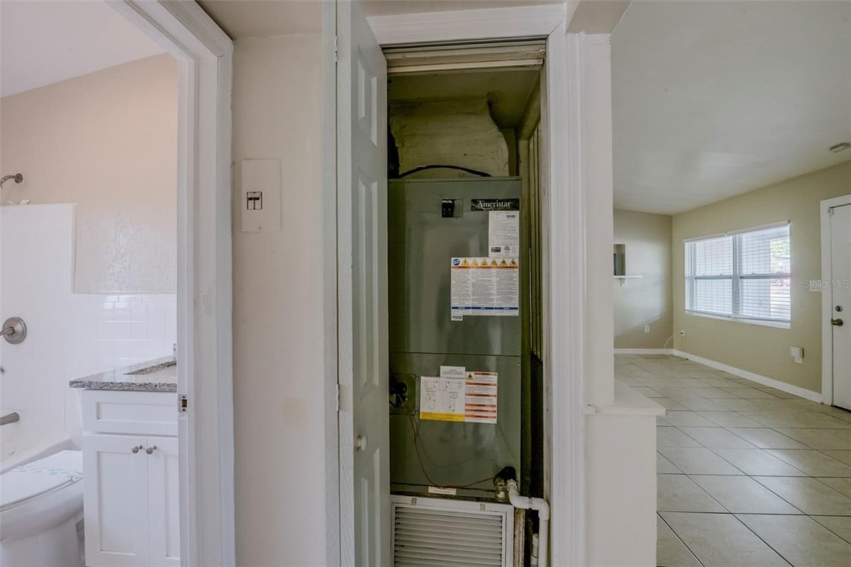 4124 CAYWOOD CIRCLE — photo 21 of 37