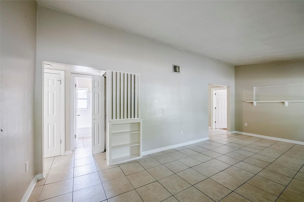 4124 CAYWOOD CIRCLE — photo 8 of 37