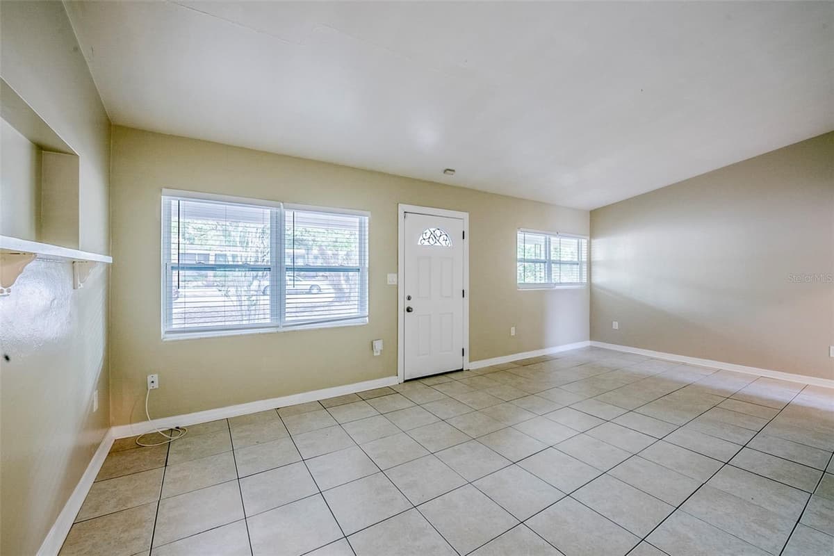 4124 CAYWOOD CIRCLE — photo 6 of 37