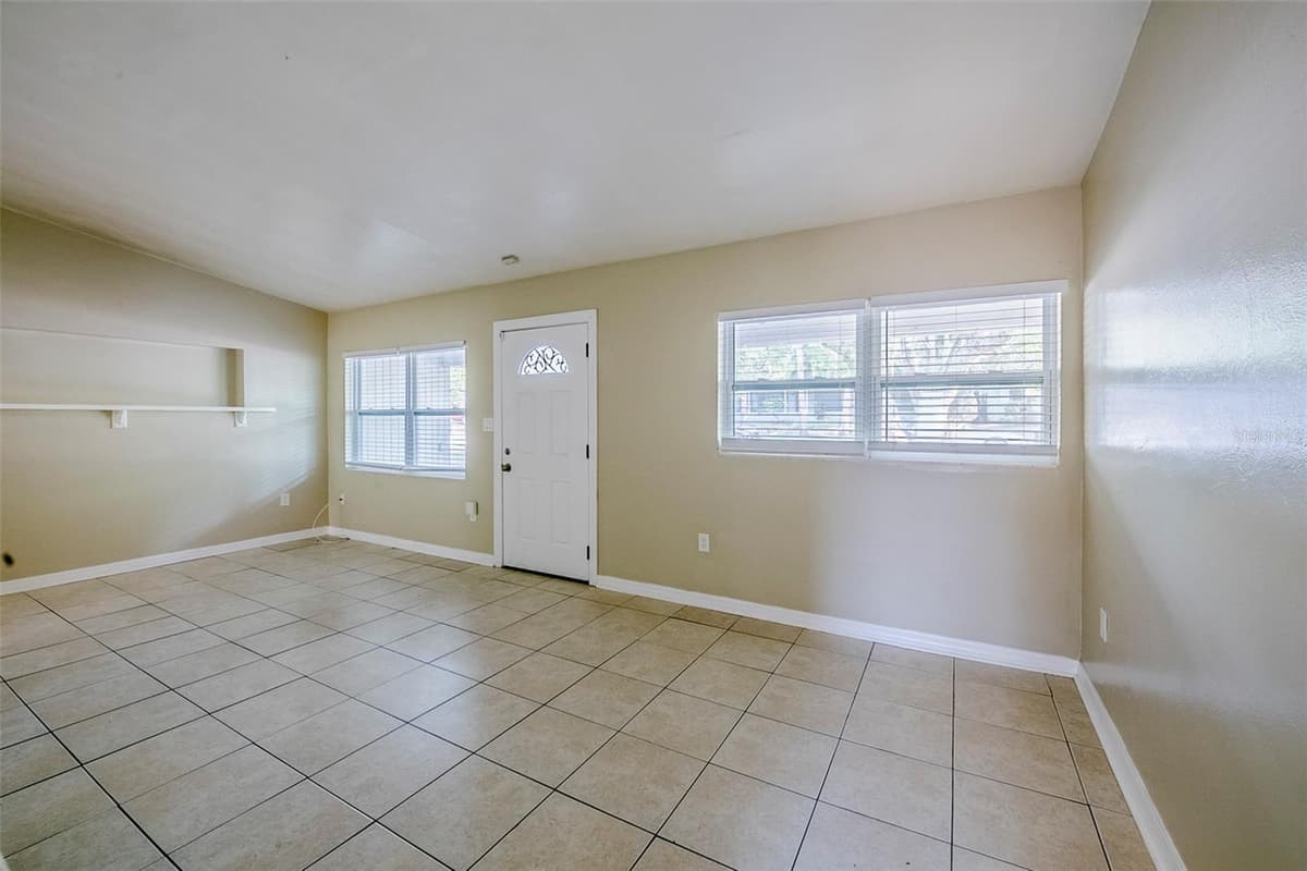 4124 CAYWOOD CIRCLE — photo 7 of 37