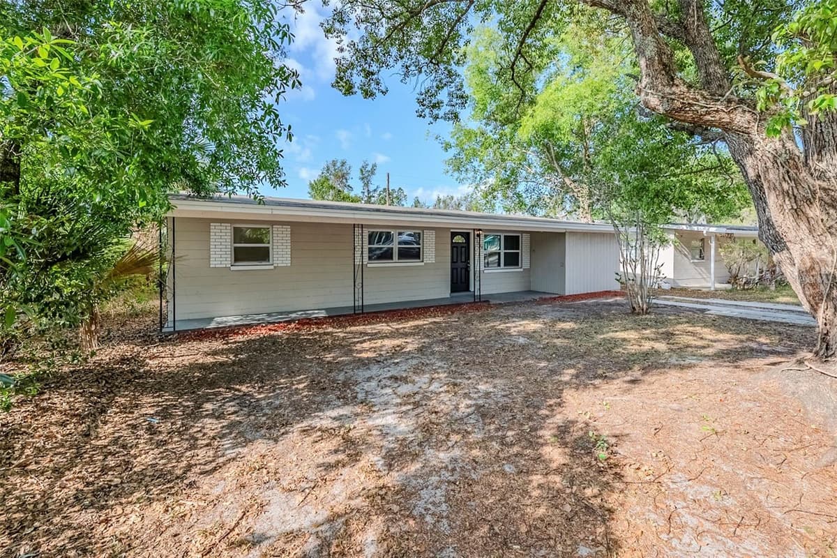 4124 CAYWOOD CIRCLE — photo 2 of 37